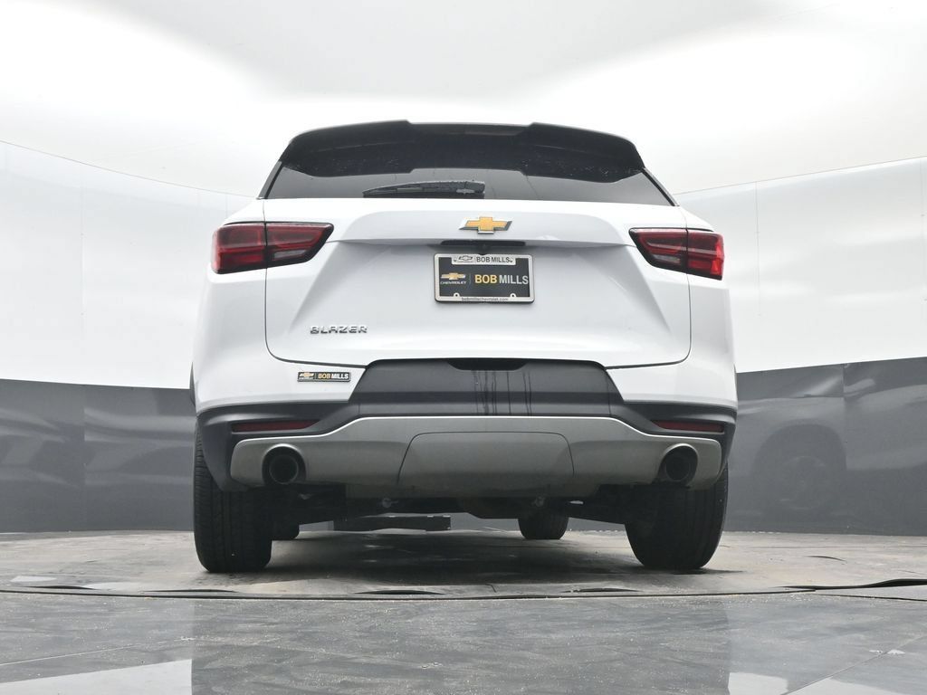 Used 2025 Chevrolet Blazer LT FWD image 29