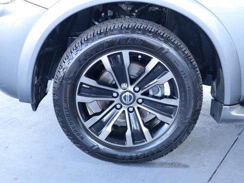 Used 2017 Nissan Armada Platinum RWD image 12