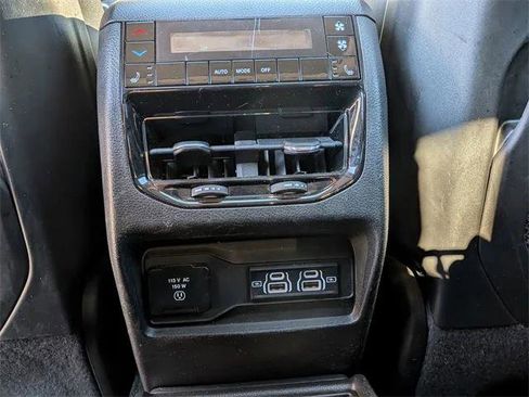 Certified 2022 Jeep Grand Cherokee L Limited image 32