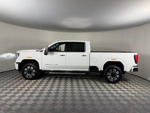 Used 2024 GMC Sierra 2500 Denali AWD/4WD image 9
