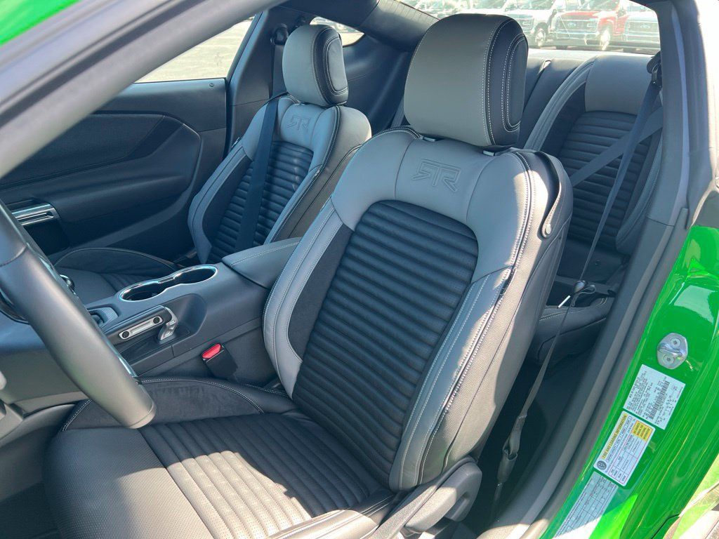 Used 2025 Ford Mustang GT w/ GT Performance Package RWD image 4