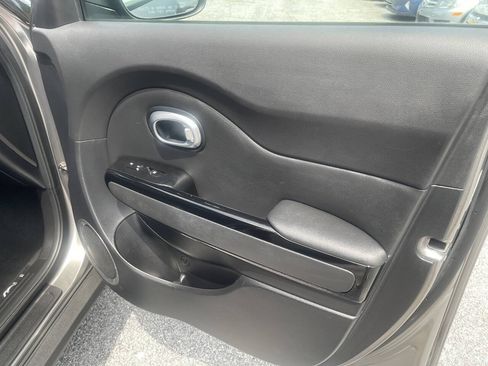 Used 2016 Kia Soul + w/ Audio Package FWD image 27