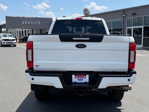Used 2022 Ford F250 Lariat w/ Black Appearance Package AWD/4WD image 4
