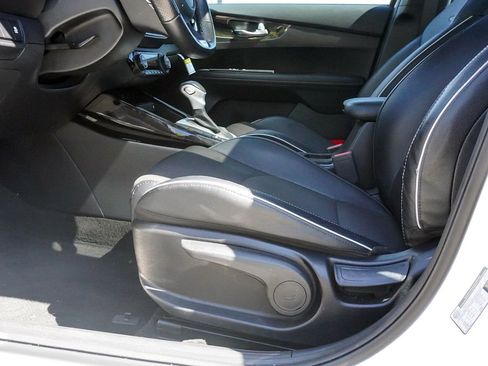 Used 2023 Kia Forte GT-Line w/ GT-Line Premium Package FWD image 25