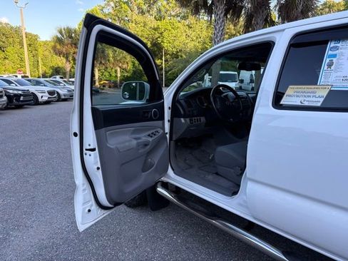 Used 2011 Toyota Tacoma PreRunner w/ TRD Sport Pkg RWD image 9