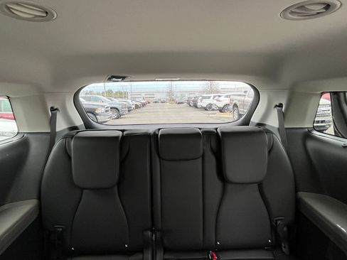 New 2026 Kia Carnival EX image 14