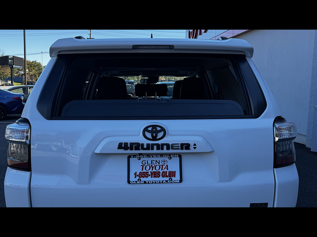 Certified 2020 Toyota 4Runner SR5 Premium w/ Moonroof Package AWD/4WD image 15