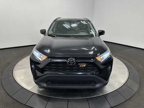 Used 2021 Toyota RAV4 XLE AWD/4WD image 3