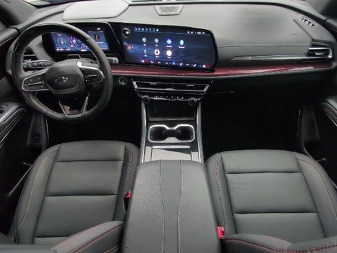 Used 2024 Chevrolet Traverse Z71 w/ Enhanced Driving Package image 5