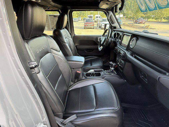 Used 2021 Jeep Wrangler Unlimited Sahara w/ Cold Weather Group AWD/4WD image 16