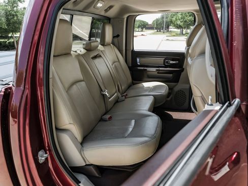 Used 2018 RAM 2500 Laramie w/ Convenience Group AWD/4WD image 39