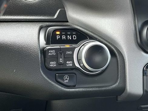 Used 2022 RAM 1500 Big Horn AWD/4WD image 32