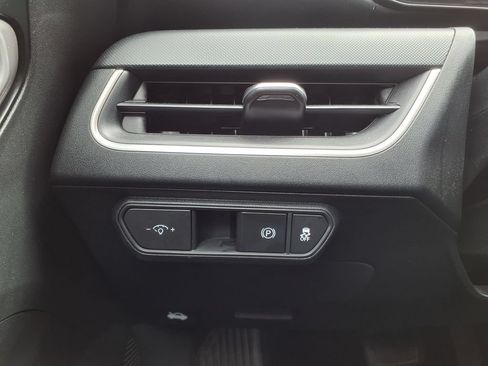 Used 2025 Kia K4 FWD image 29