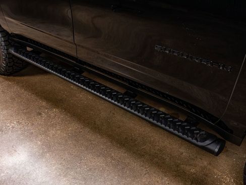 Used 2025 Chevrolet Suburban Z71 w/ Comfort Package image 13