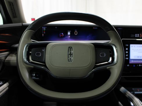 Used 2024 Lincoln Nautilus Reserve w/ Equipment Group 203A AWD/4WD image 11