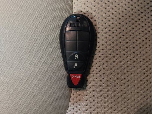 Used 2021 Jeep Cherokee Latitude image 32