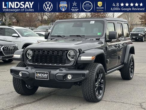 Used 2025 Jeep Wrangler Willys image 3