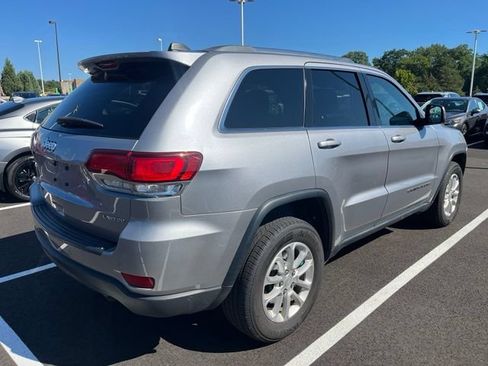 Used 2021 Jeep Grand Cherokee Laredo AWD/4WD image 4
