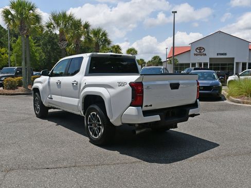 Certified 2024 Toyota Tacoma TRD Sport AWD/4WD image 3