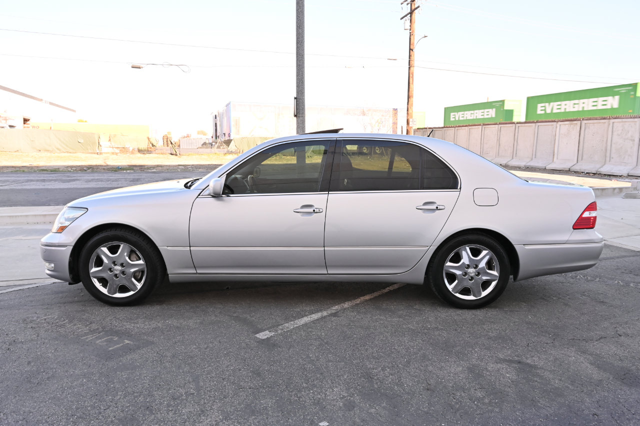 Used 2004 Lexus LS 430 w/ Modern Luxury Pkg RWD image 3