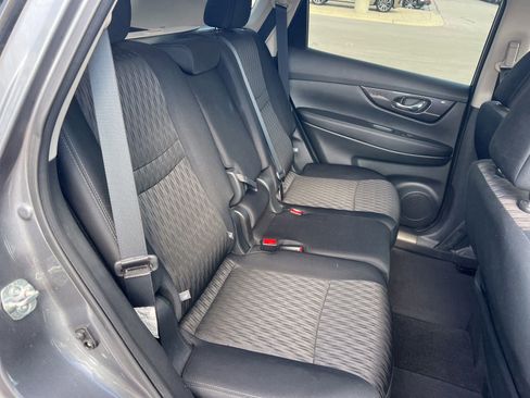 Used 2018 Nissan Rogue SV FWD image 30