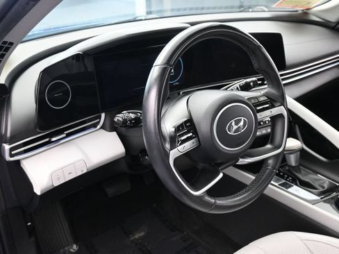 Used 2023 Hyundai Elantra Limited FWD image 15