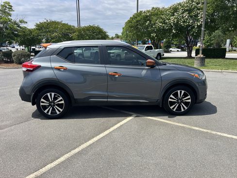 Used 2019 Nissan Kicks SR w/ Exterior Electronics Package FWD image 4