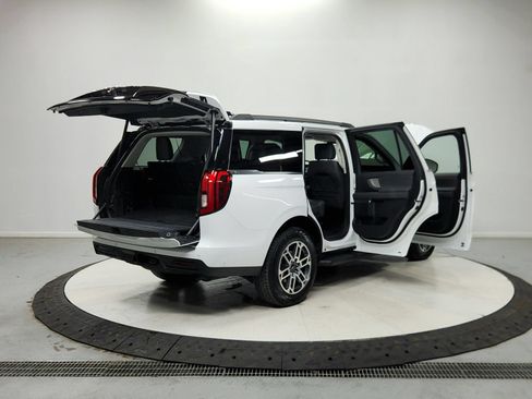 Used 2025 Ford Expedition Active AWD/4WD image 16