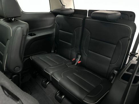 Used 2021 GMC Acadia Denali w/ Denali Technology Package AWD/4WD image 19