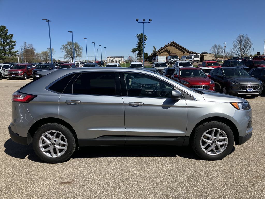 Used 2024 Ford Edge SEL w/ Convenience Package AWD/4WD image 5