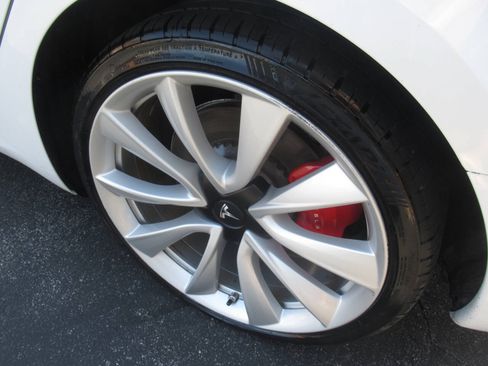 Used 2019 Tesla Model 3 Performance AWD/4WD image 10