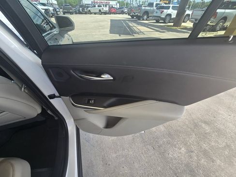 Used 2019 Cadillac XT4 Premium Luxury FWD image 42