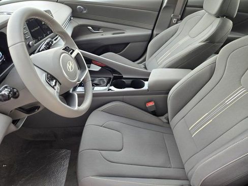 Used 2026 Hyundai Elantra SEL Sport image 9