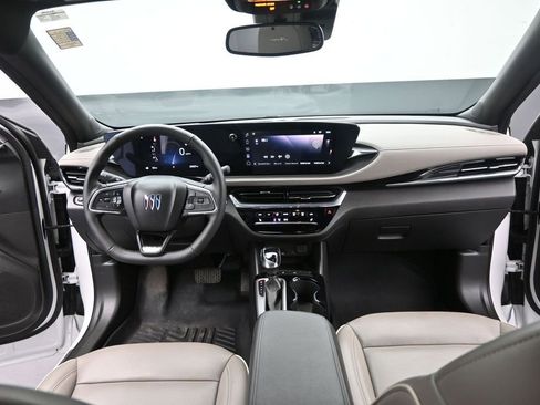 Used 2025 Buick Envista Avenir FWD image 28