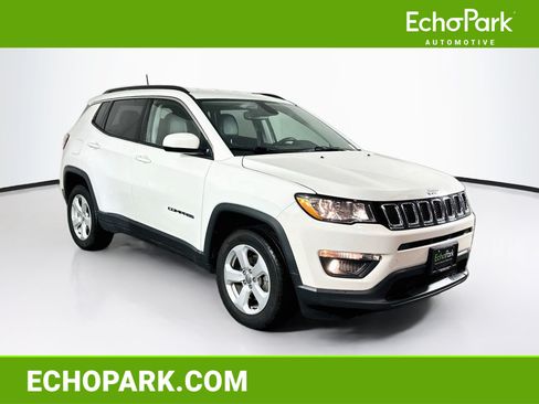 Used 2019 Jeep Compass Latitude w/ Popular Equipment Group AWD/4WD image 1