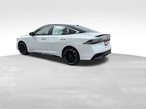 New 2026 Nissan Sentra SR w/ SR Premium Package FWD image 2