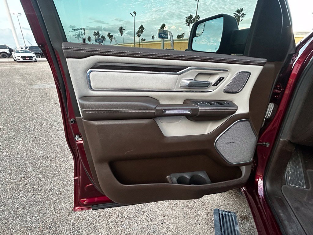 Used 2025 RAM 1500 Laramie AWD/4WD image 12