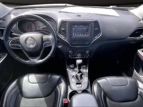 Used 2019 Jeep Cherokee Latitude Plus image 14