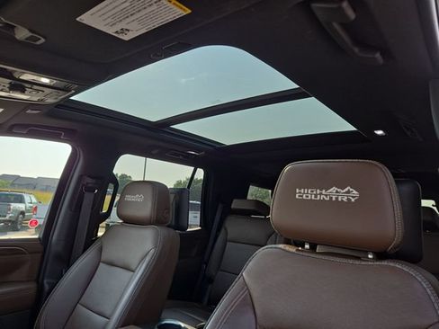 Used 2021 Chevrolet Tahoe High Country AWD/4WD image 32
