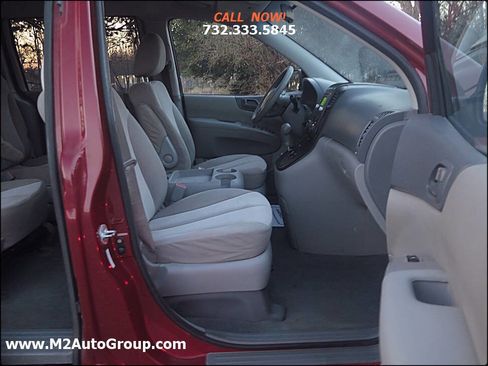 Used 2012 Kia Sedona LX image 12