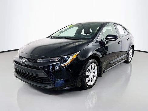 Used 2025 Toyota Corolla LE FWD image 10