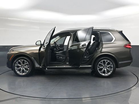 Used 2025 BMW X7 xDrive40i w/ Premium Package AWD/4WD image 43