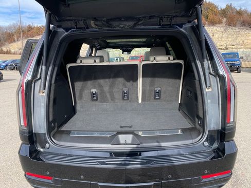 Used 2025 Cadillac Escalade Sport image 23