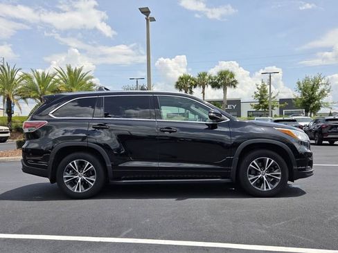 Used 2016 Toyota Highlander XLE AWD/4WD image 7