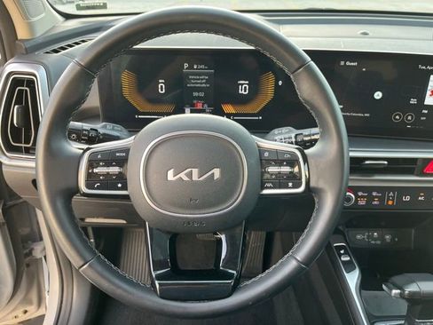 Used 2024 Kia Sorento EX w/ Panoramic Sunroof Package FWD image 19