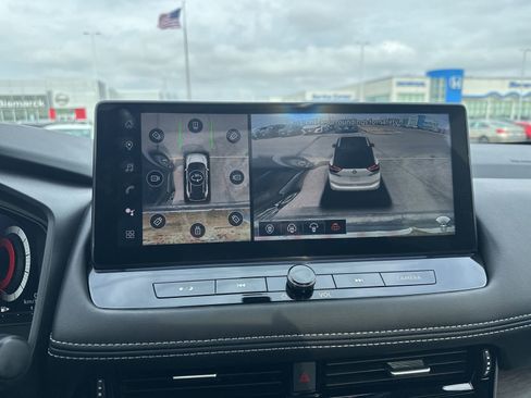 Used 2024 Nissan Rogue Platinum image 59