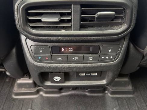 Used 2023 Honda Pilot Elite image 17