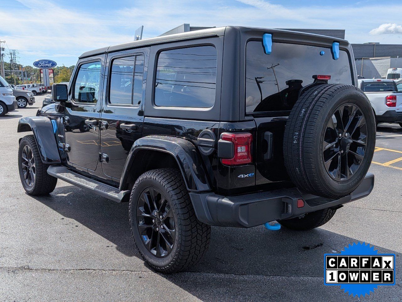 Used 2023 Jeep Wrangler Unlimited Sahara AWD/4WD image 6