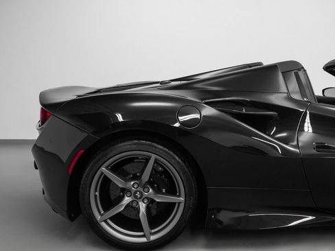 Certified 2021 Ferrari F8 Tributo RWD image 30