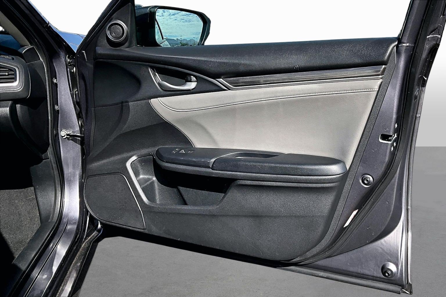 Used 2020 Honda Civic EX-L image 18